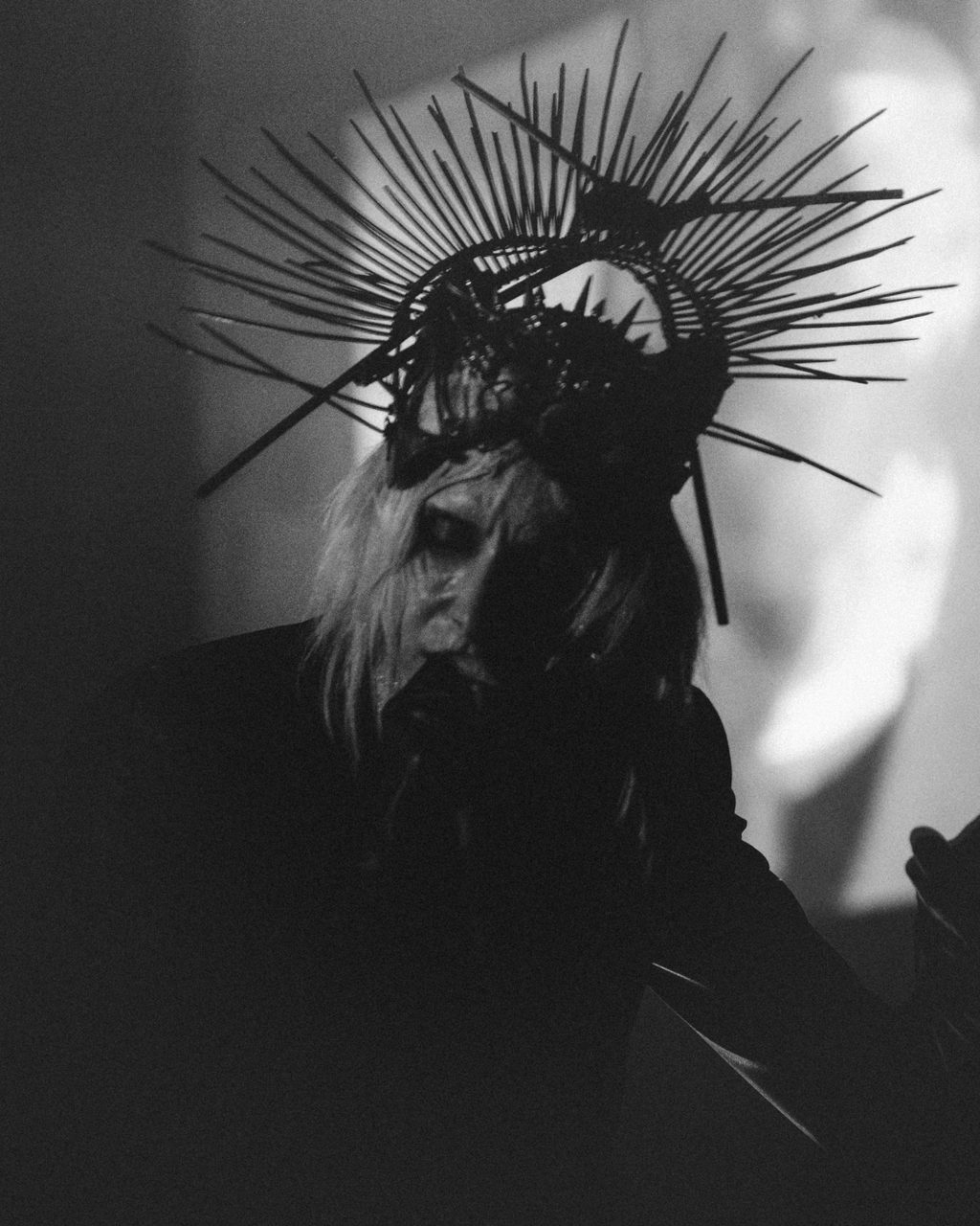 IAMX performing live.