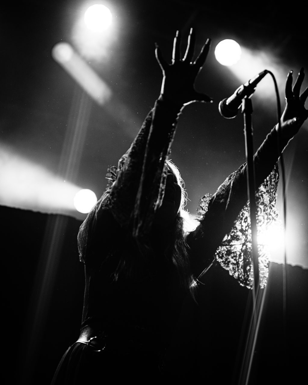 Kaelan Mikla performing live.