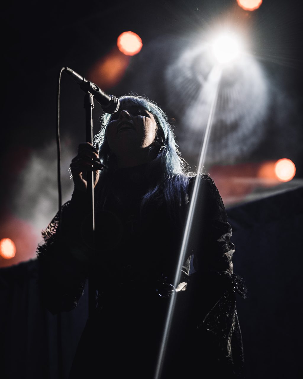 Kaelan Mikla performing live.