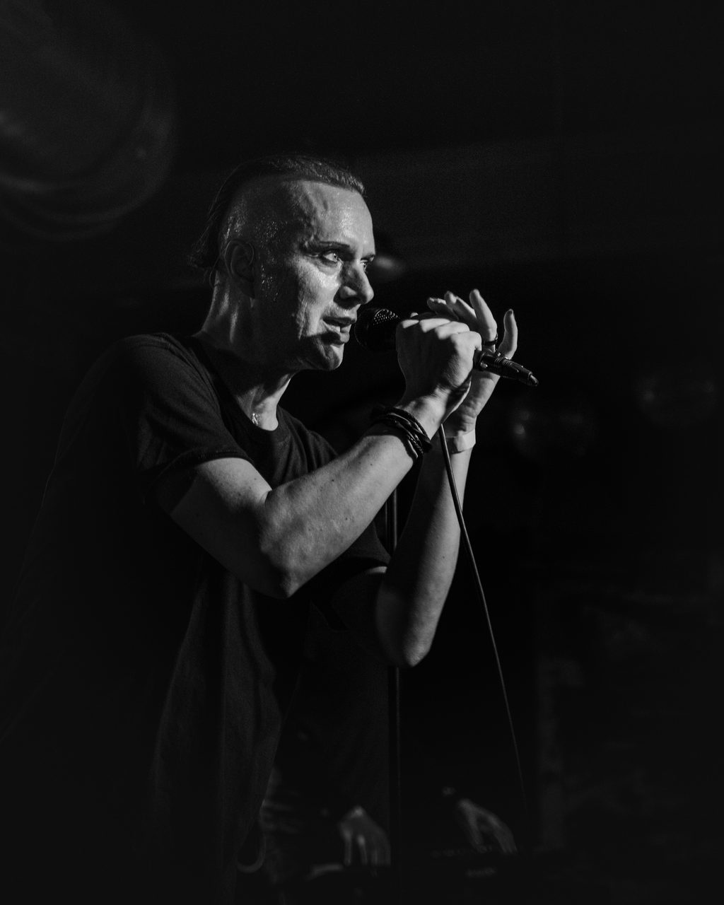 Solar Fake performing live.